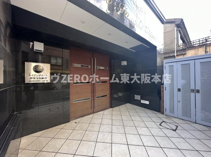 ライジングコート岸里玉出駅前　仲介手数料無料のエントランス