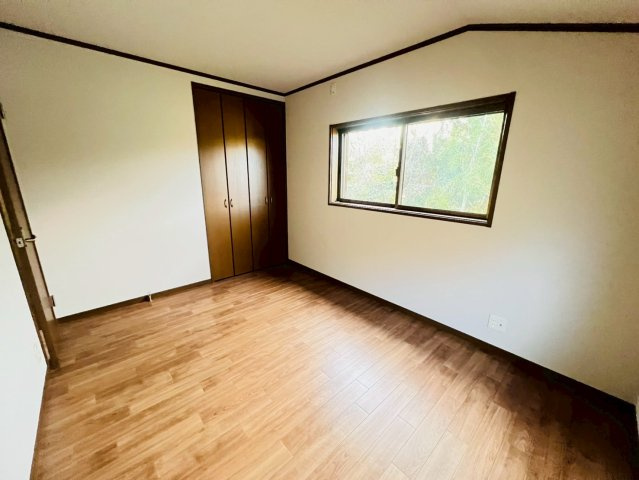 下畑町戸建の居間・リビング