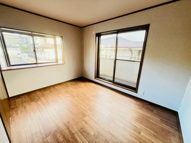下畑町戸建の洋室