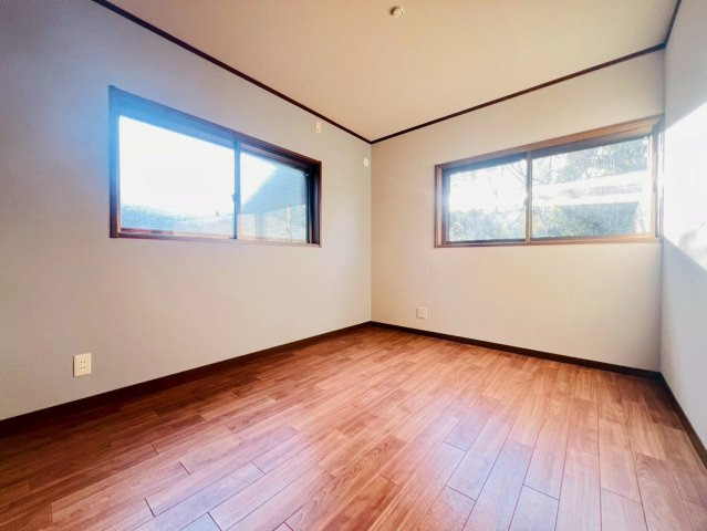 下畑町戸建の居間・リビング