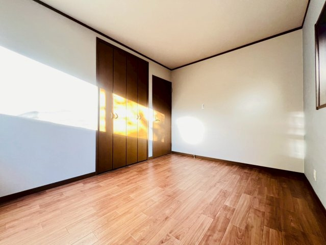 下畑町戸建の居間・リビング
