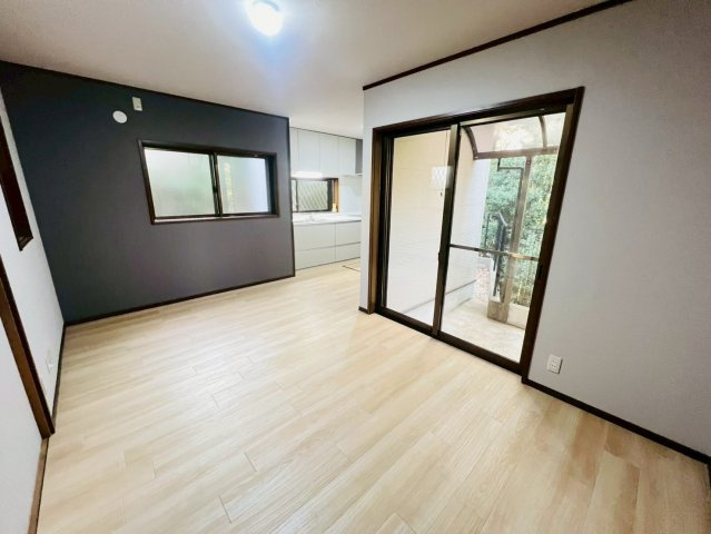 下畑町戸建の居間・リビング