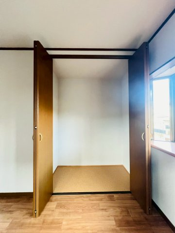 下畑町戸建の収納