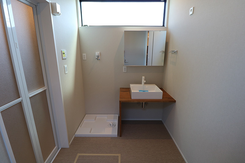 Garesidence木更津 The Retreatの洗面所|独立洗面台