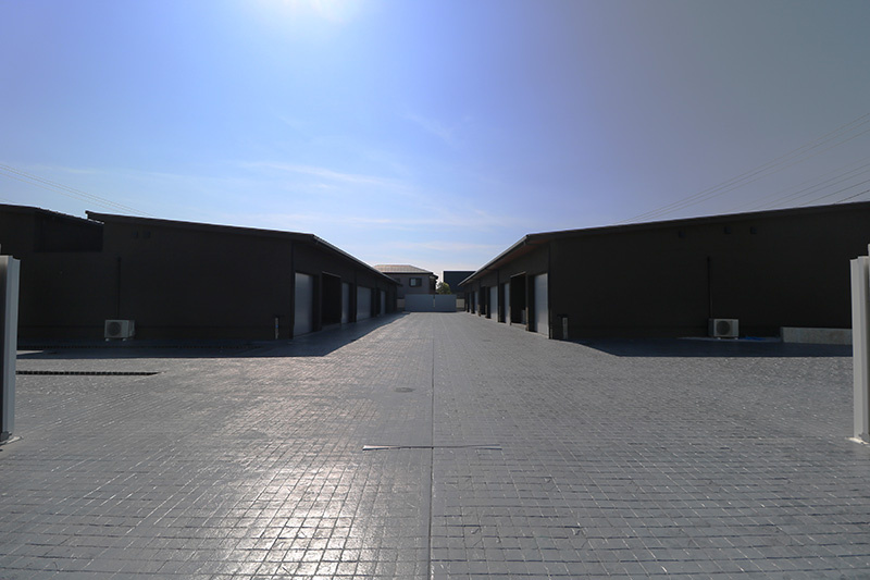 Garesidence木更津 The Retreatのその他共用部分|ゲートから敷地内を望む