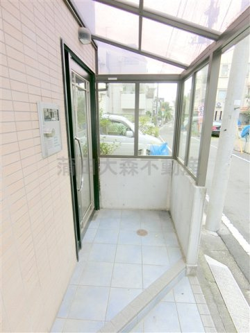 第56シンエイビルのエントランス