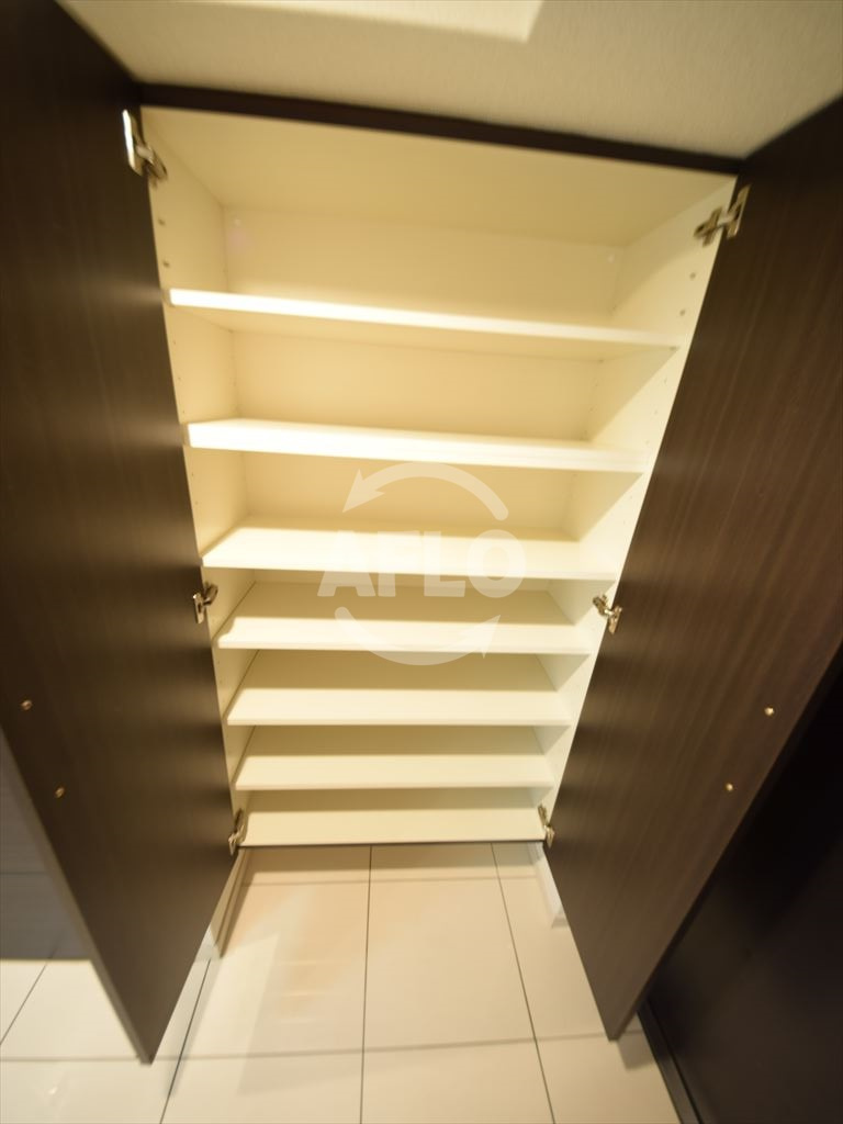 S-RESIDENCE難波Vialeの収納|S-RESIDENCE NAMBA Viale　シューズＢＯＸ