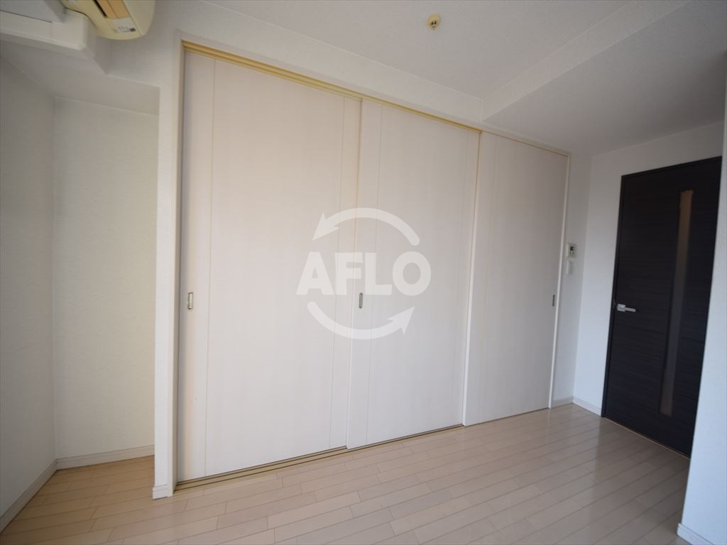 S-RESIDENCE難波Vialeの内装|S-RESIDENCE NAMBA Viale　クローゼット