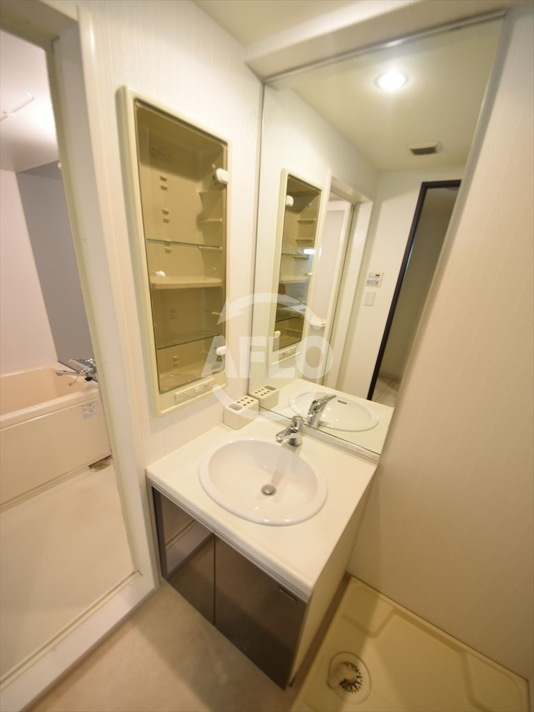 S-RESIDENCE難波Vialeの洗面所|S-RESIDENCE NAMBA Viale　洗面脱衣所