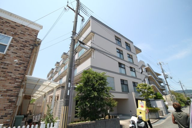 ハイネスコート