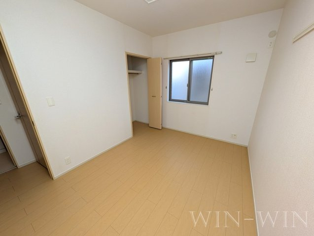 エアリー・コートの洋室