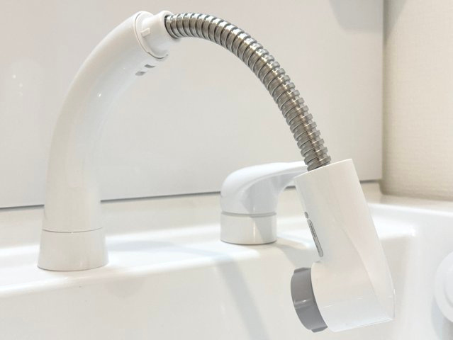 ポラリス鳥栖駅南の独立洗面台|ホースも伸ばせて便利です