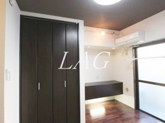 【居間・リビング】 | アネックス上小町 | 洋室のお部屋です。