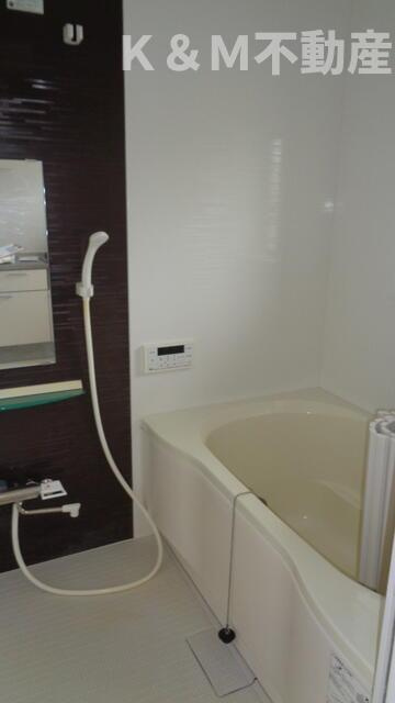 生野ハイムの浴室|きれいなお風呂です