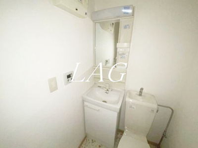 【洗面所】 | オーバル柏 | 独立洗面台です。