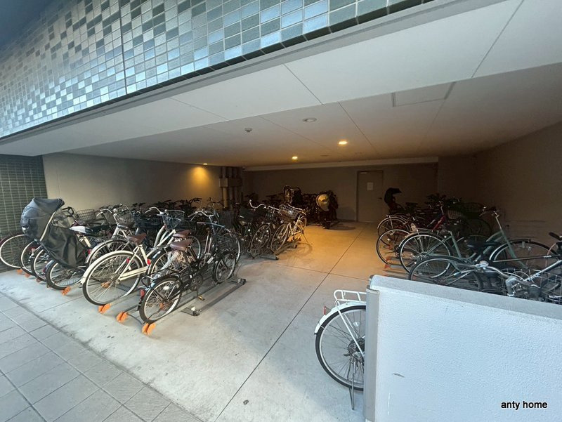 プレサンス大阪福島シエル 仲介手数料無料の駐車場