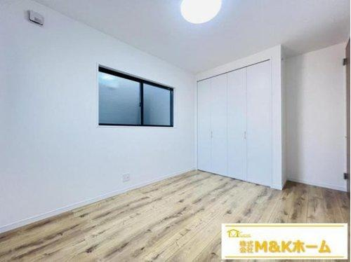 半田市宮本町6丁目　全4棟　3号棟の洋室|洋室6帖！　子ども部屋にもピッタリです♪