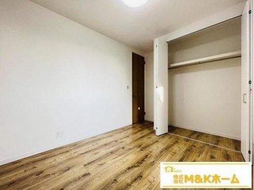 半田市宮本町6丁目　全4棟　3号棟の洋室|洋室5.2帖！　南向きで日当たり良好☆