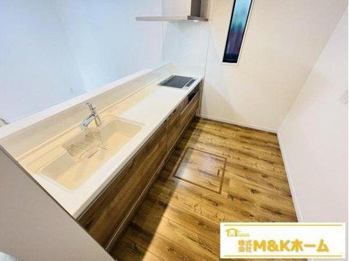 半田市宮本町6丁目　全4棟　3号棟のキッチン|リビングの様子を見ることができるカウンターキッチン☆