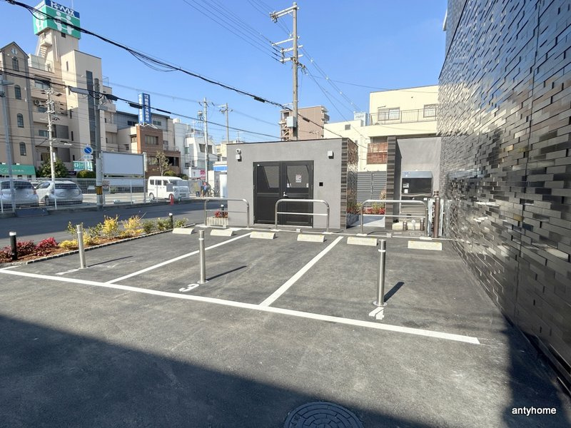プレサンス鶴橋トレヴィエ　仲介手数料無料の駐車場
