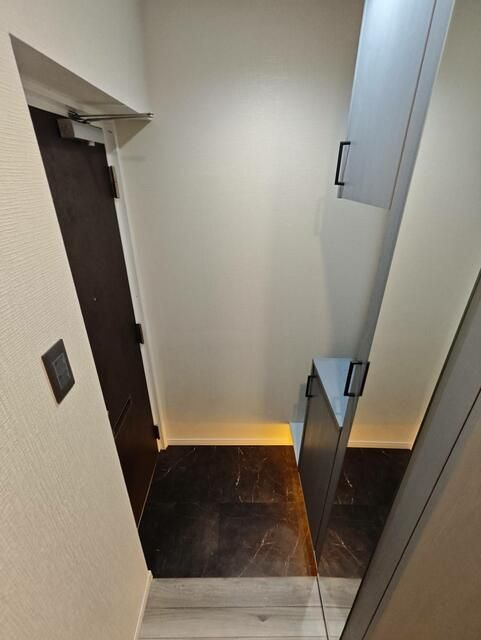 サンファスト東中野の玄関