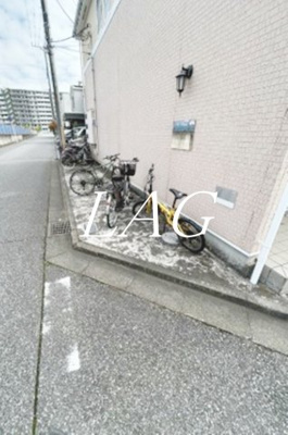 【その他】 | メゾン ラヴィール | 駐輪場です。