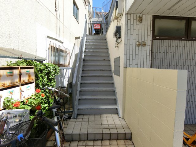 【エントランス】 | 三河マンション | エントランス部。