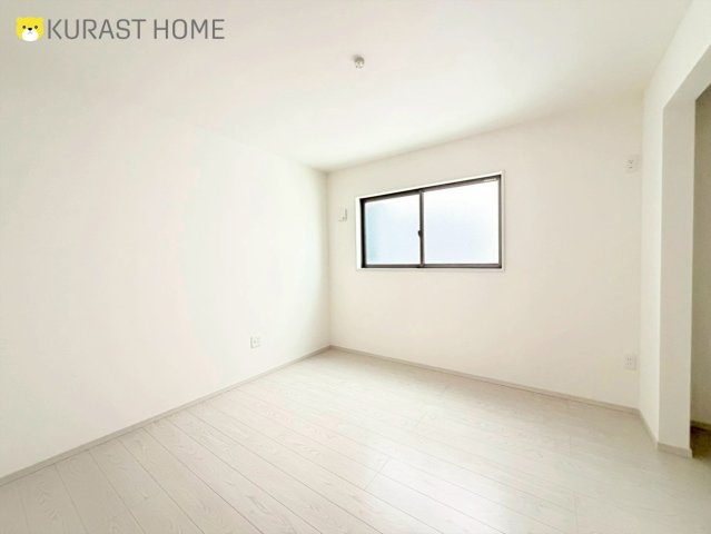 京都市右京区嵯峨野南浦町　新築戸建の洋室