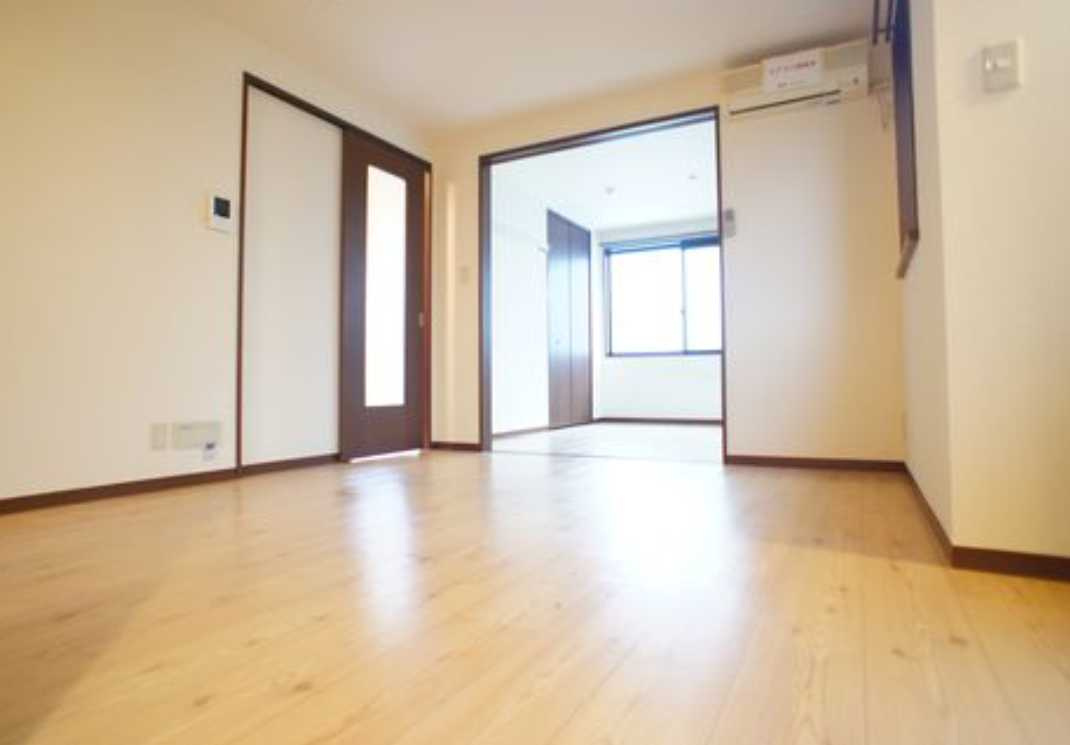 ビューラー上高田　シャーメゾン　角部屋　温水洗浄便座の居間・リビング