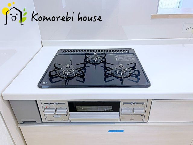 伊奈町本町　第3　新築一戸建て　クレイドルガーデン　01のキッチン|コンパクトなキッチンで掃除もラクラク