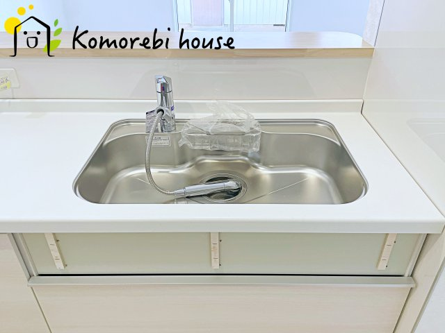 伊奈町本町　第3　新築一戸建て　クレイドルガーデン　01のキッチン|お料理しやすいキッチンです