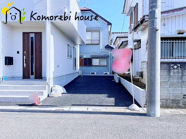 伊奈町本町　第3　新築一戸建て　クレイドルガーデン　01の駐車場|駐車場があるので、車を買う予定の方も安心です