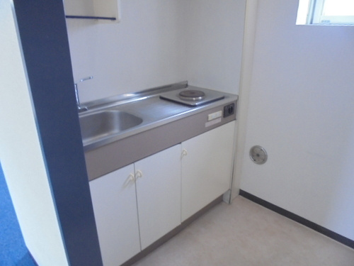 KDA早稲田ビルのキッチン|※別フロアの参考写真です