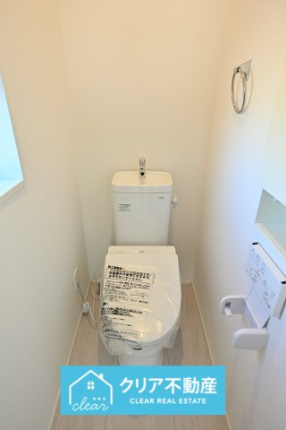 【トイレ】 | 大泉町寄木戸7期5棟 グラファーレ　３号棟 | 2階にもトイレがあるので忙しい朝も分けて使えます！