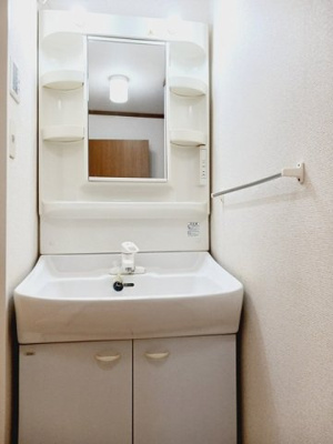 【洗面所】 | ポワッソン | 忙しい朝には欠かせない洗面所です