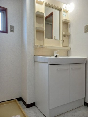 【洗面所】 | プラドール池田Ｂ | コンパクトで使いやすい洗面所