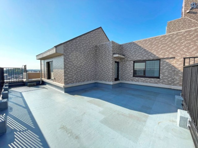 【バルコニー】 | 丸美ロイヤル鈴鹿 | 東側ルーフバルコニー