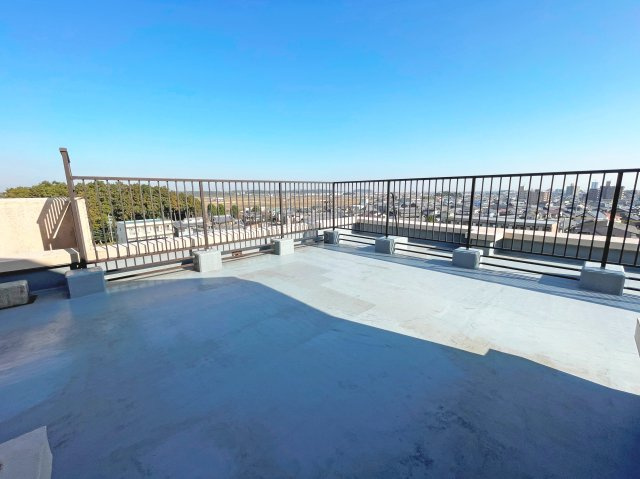 【バルコニー】 | 丸美ロイヤル鈴鹿 | 東側ルーフバルコニー