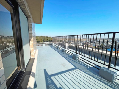 【バルコニー】 | 丸美ロイヤル鈴鹿 | 東側ルーフバルコニー