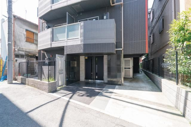 ＲＥＡＬＩＺＥ代々木上原のエントランス