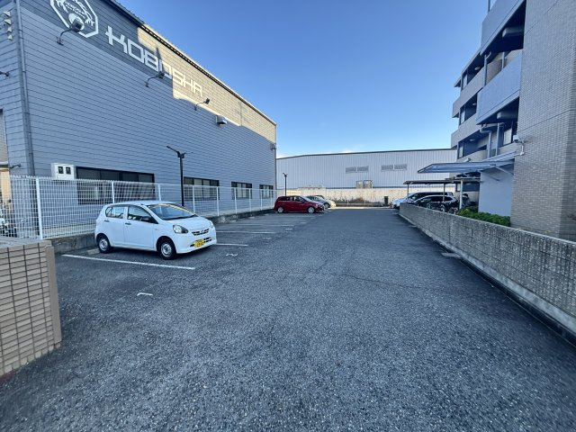 フロレセール南六甲の駐車場
