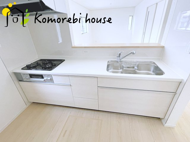 伊奈町本町　第3　新築一戸建て　クレイドルガーデン　02のキッチン|使いやすいキッチンです