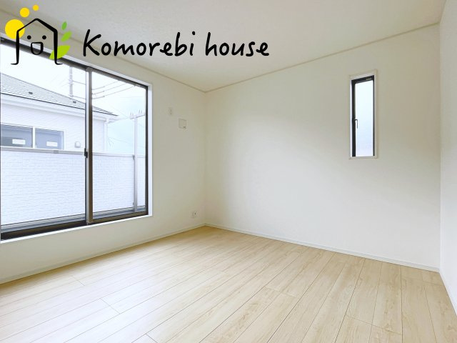 伊奈町本町　第3　新築一戸建て　クレイドルガーデン　02の寝室|落ち着いた色調の寝室です