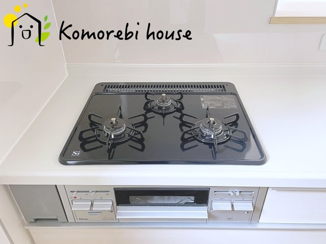 伊奈町本町　第3　新築一戸建て　クレイドルガーデン　02のキッチン|コンパクトなキッチンで掃除もラクラク