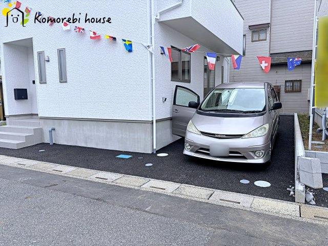 伊奈町本町　第3　新築一戸建て　クレイドルガーデン　02の駐車場|駐車場に車を止められます