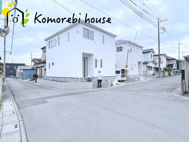 伊奈町本町　第3　新築一戸建て　クレイドルガーデン　02の前面道路含む現地写真|前面道路含む現地写真です