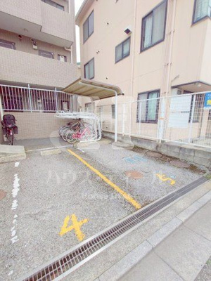 【駐車場】 | ラレーブ蕨中央 | 駐車場です