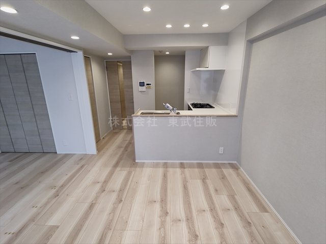 【居間・リビング】 | ライオンズマンション川越南台 | 開放感があり日当たり良好です