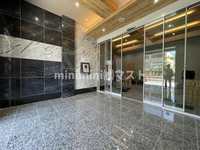 パラゴン勝山通りのエントランス