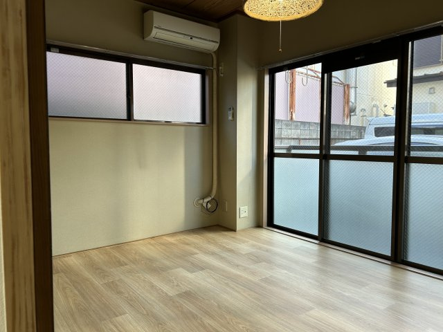 コーポはるやまの洋室